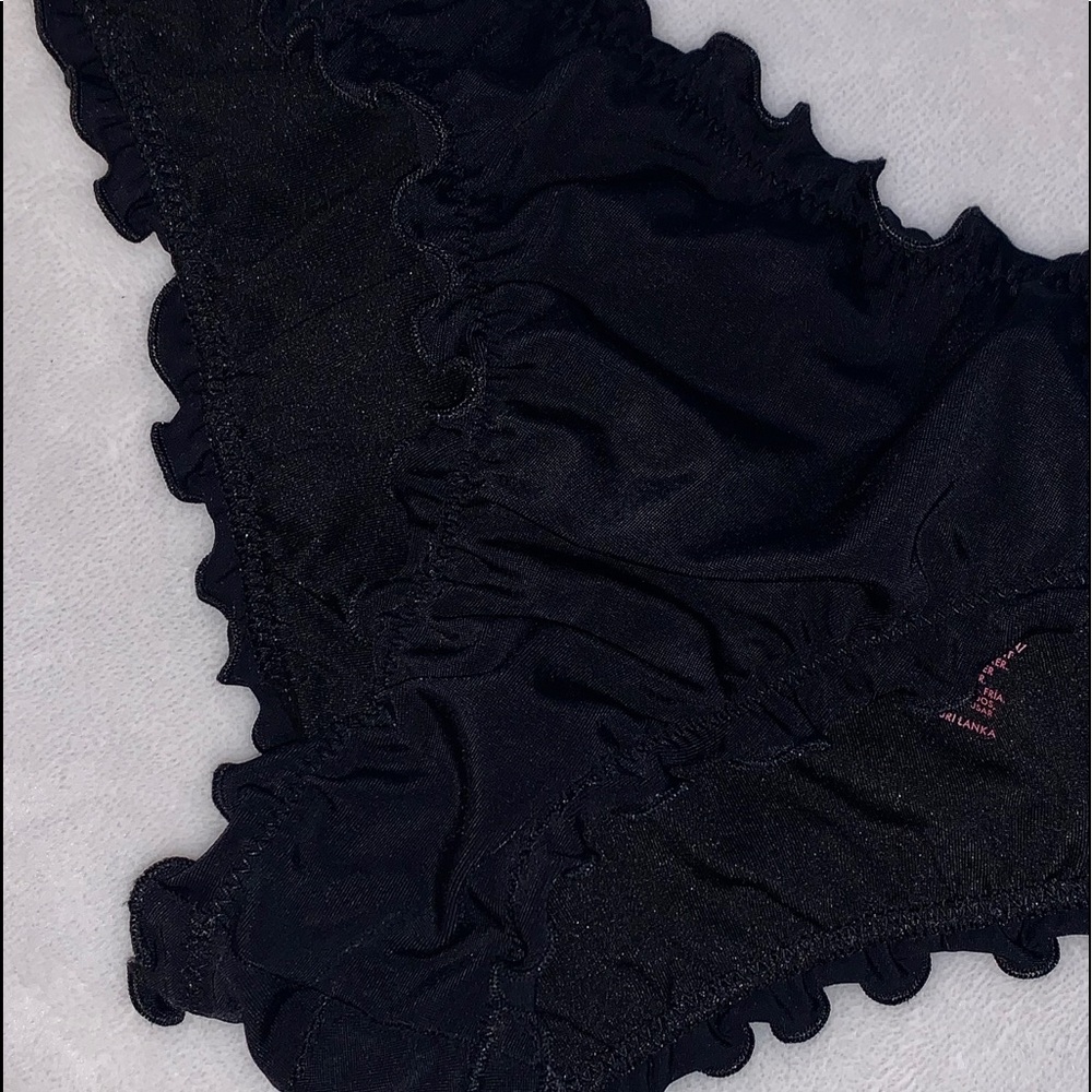 ***SOLD*** Ruffle Scrunch Bikini Bottom - Picture 3 of 9